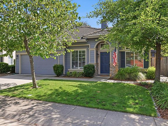 2nd image of 138 Cobble Ridge Dr