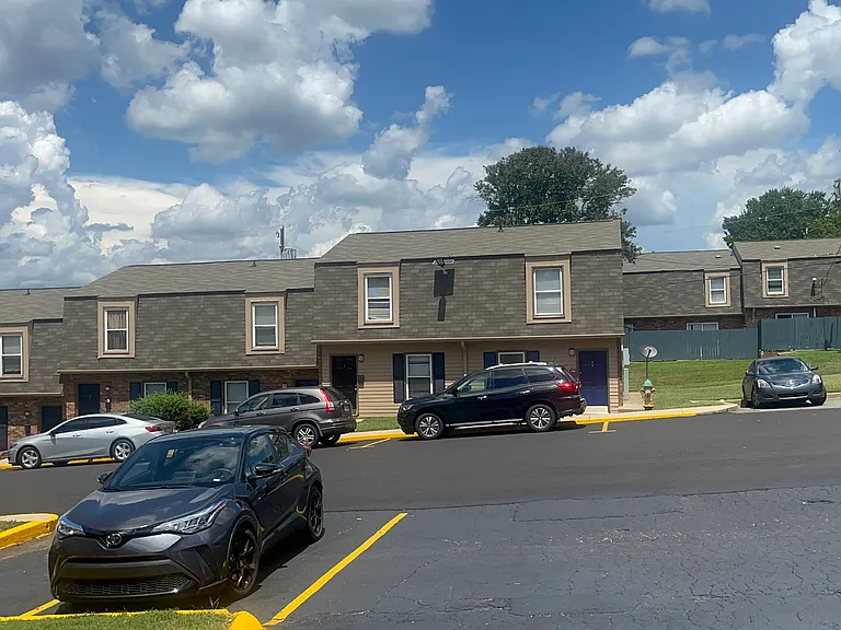 Twincity Townhomes — Photo 8