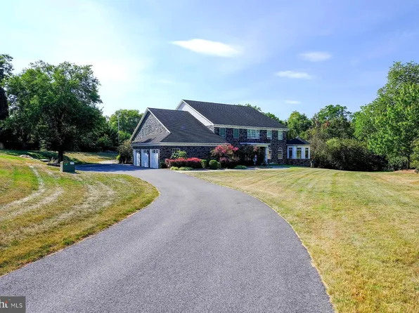 12901 Lance Cir, Hagerstown, MD 21742