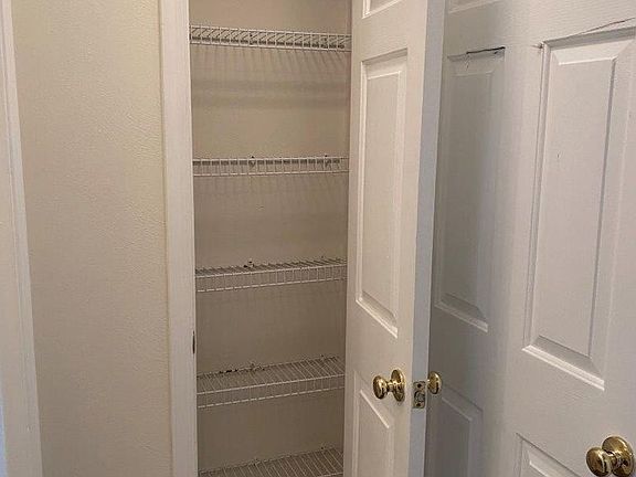 5th image of 110 Andover Ct