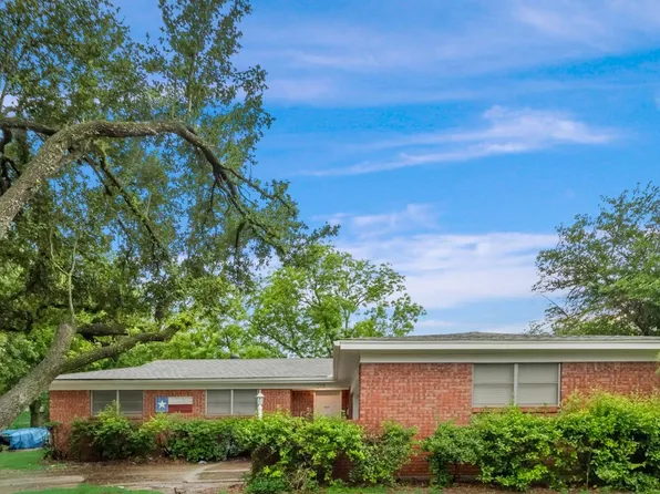 805 N Douglas Ave, Cleburne, TX 76033