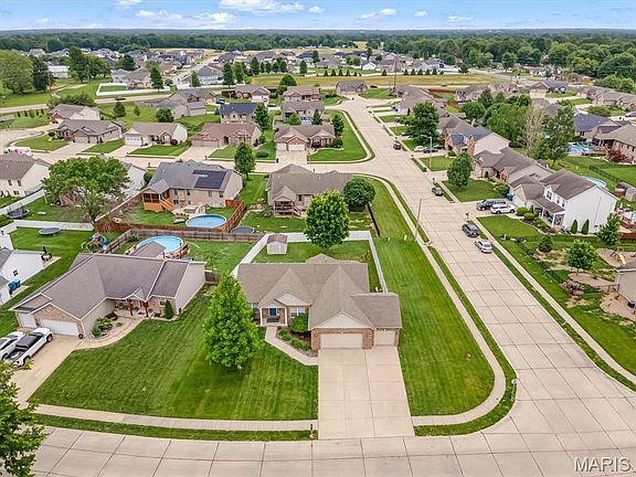 4th image of 30 Meadowbrooke Dr