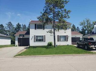 1040 Brookwood Dr, Neenah, WI 54956