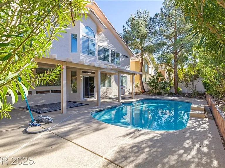 2121 Whitebirch Ln — Photo 24