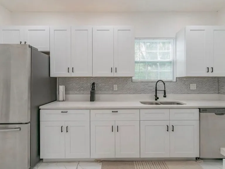 1537 Drew St — Photo 15