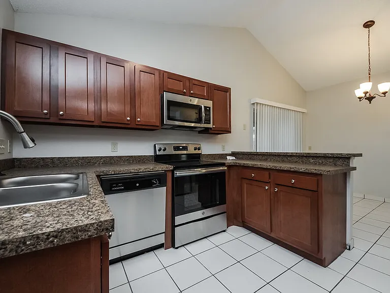 711 White River Dr — Photo 7