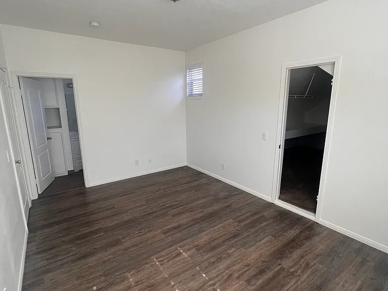 127 W Palmyra Ave — Photo 10