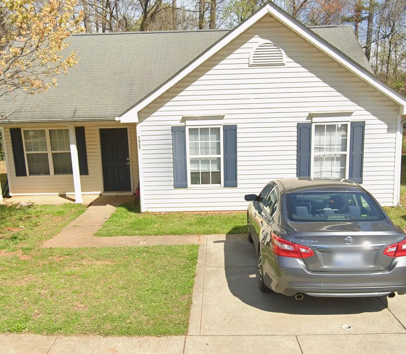 3 bed, 1024 sqft, $1,600 — Photo 1