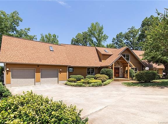 5th image of 186 Fawn Ln