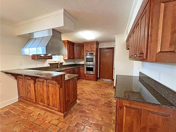 5th image of 3548 Clifford Dr