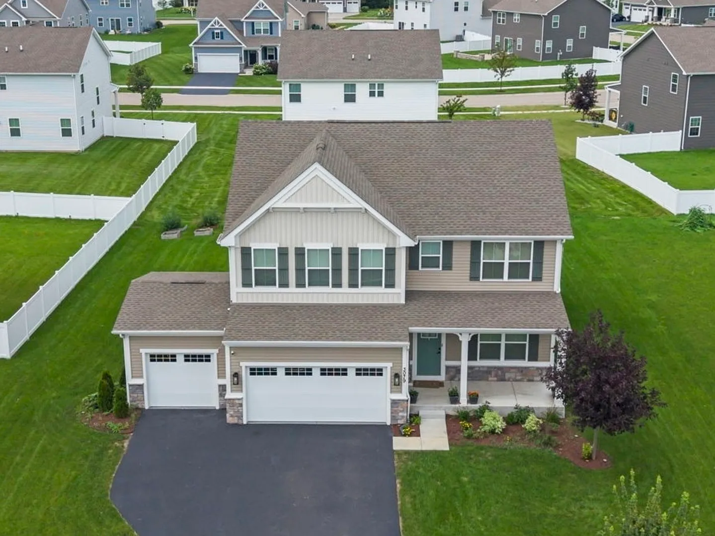 5 bed, 2718 sqft, $4,200 — Photo 4