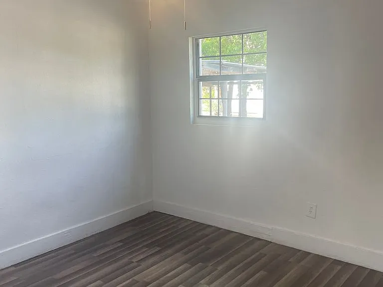1502 N 15th St — Photo 12