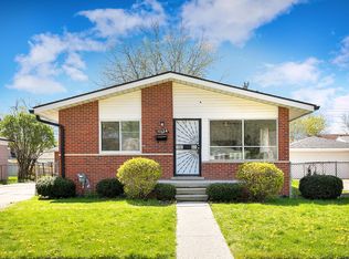 17624 Stephens Dr, Eastpointe, MI 48021