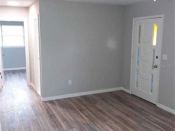 4th image of 2712 Sunshine Dr S