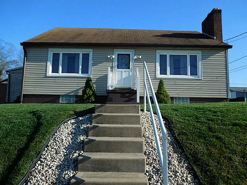229 Leech Ave photo 1