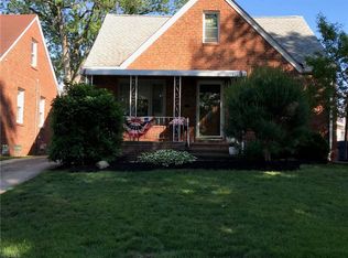 5909 Hodgman Dr, Parma Heights, OH