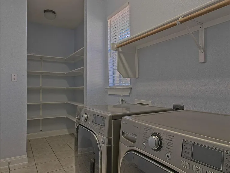 610 Palo Alto Ln — Photo 20