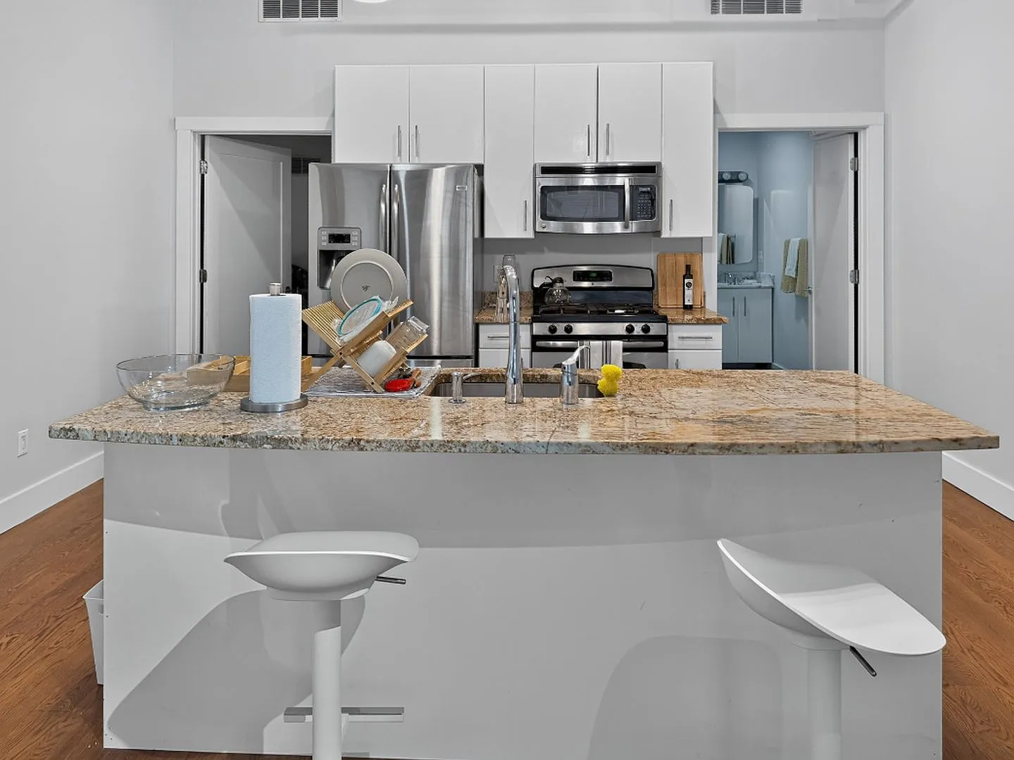 140 Orange Street — Photo 3