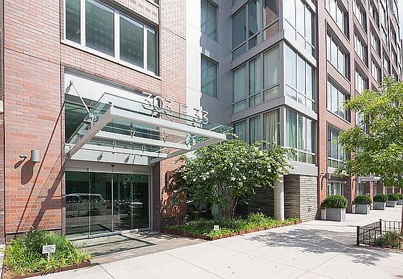 5th image of 303 E 33rd St APT 8J