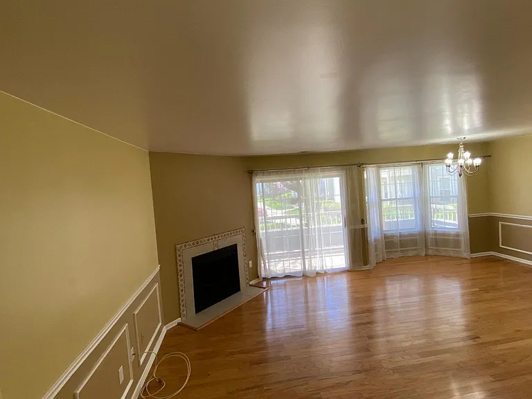 108 Lowell Ct — Photo 4