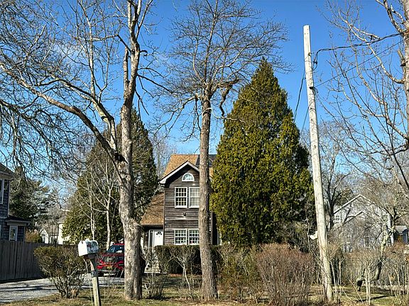 2nd image of 27 Depot Rd