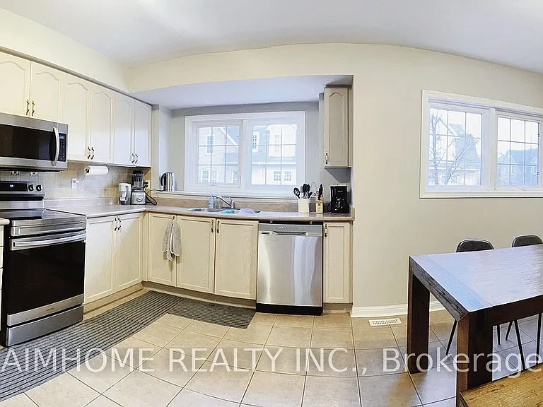 3030 Breakwater Ct #284 — Photo 4
