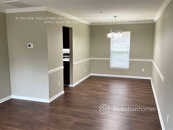 3rd image of 1002 Bridleside Dr