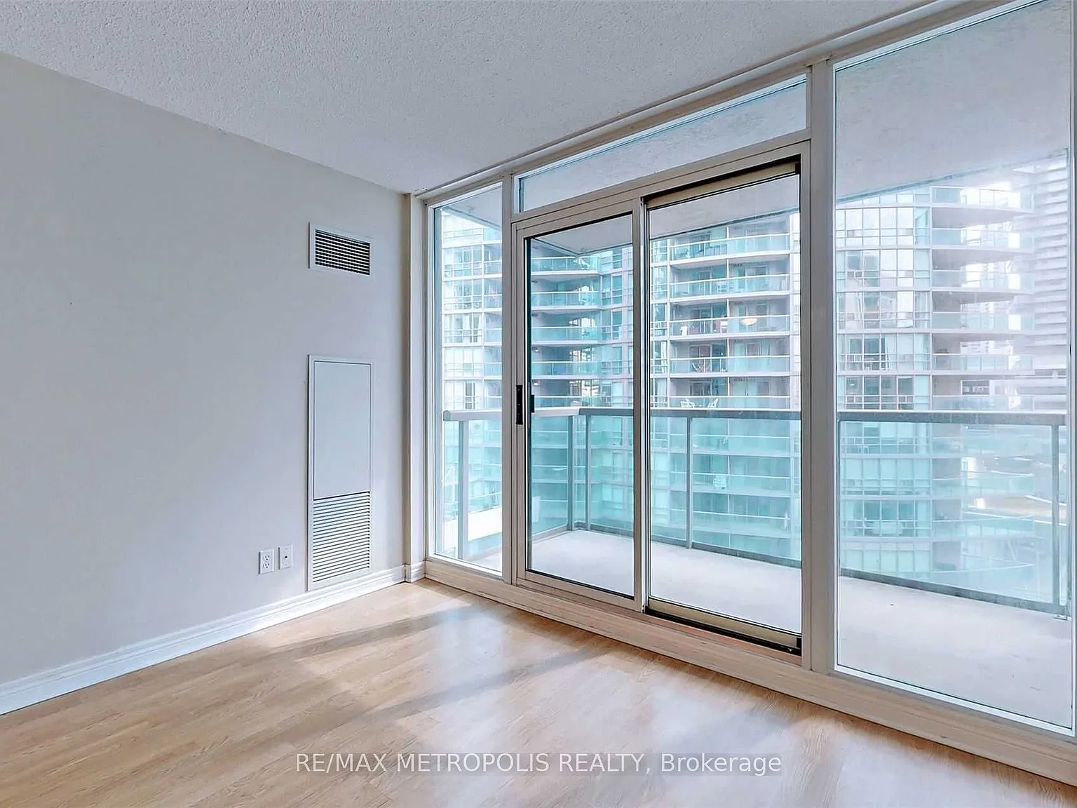 1 bed, $2,300 — Photo 4