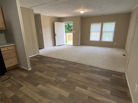 4th image of 180 Green Meadow Dr