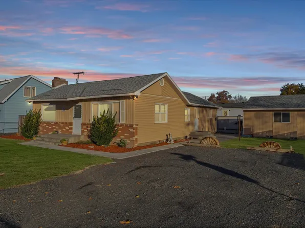 494 S 38th Ave, West Richland, WA 99353