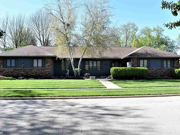 2nd image of 2113 Briardale Dr