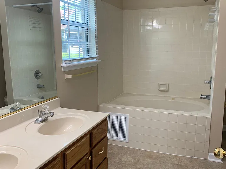 213 Copperfield Ln #213 — Photo 13