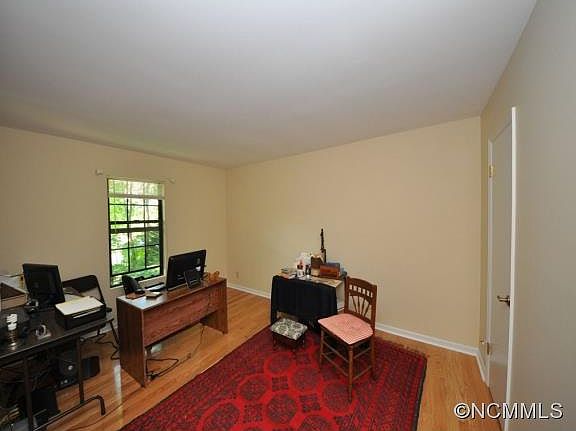 5th image of 2110 Cumming Woods Ct