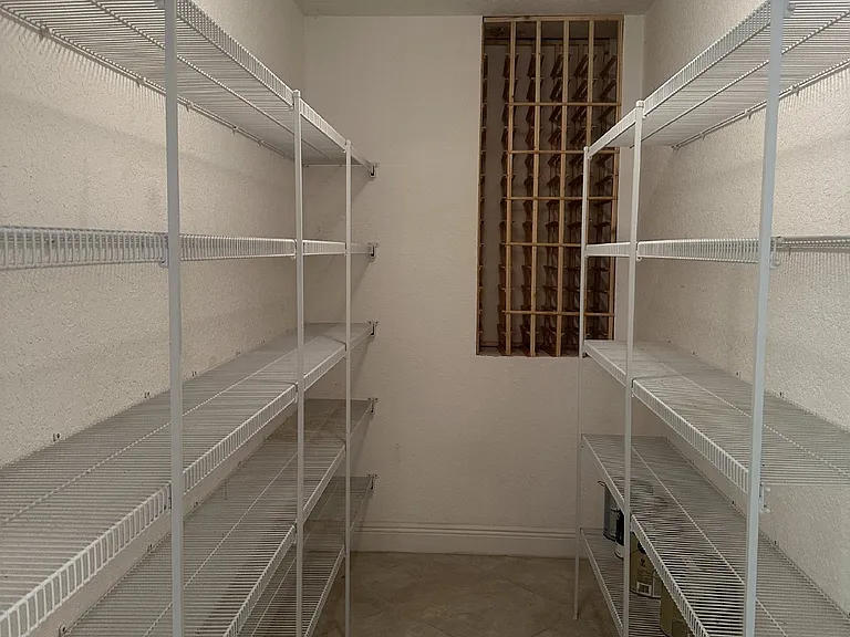 130 Oyster Pl — Photo 14