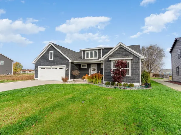 9170 Brook Hollow Ln, Freeland, MI 48623