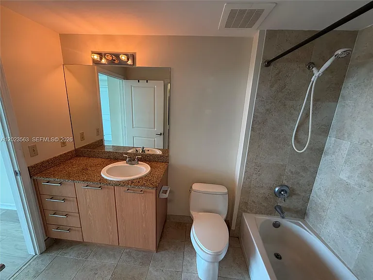 2021 SW 3rd Ave #902 — Photo 12