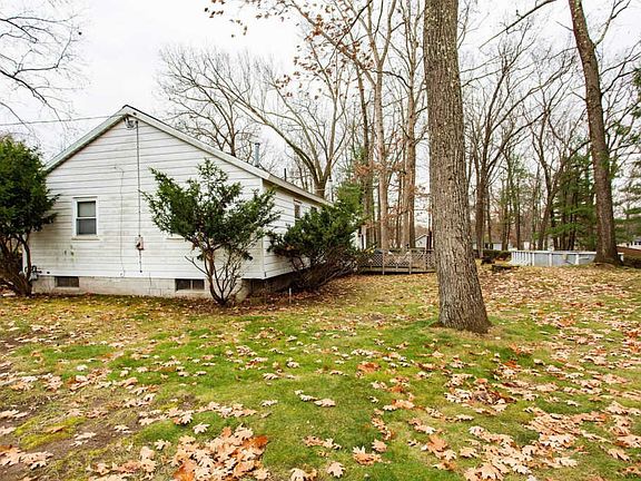 3rd image of 63 Quevic Dr