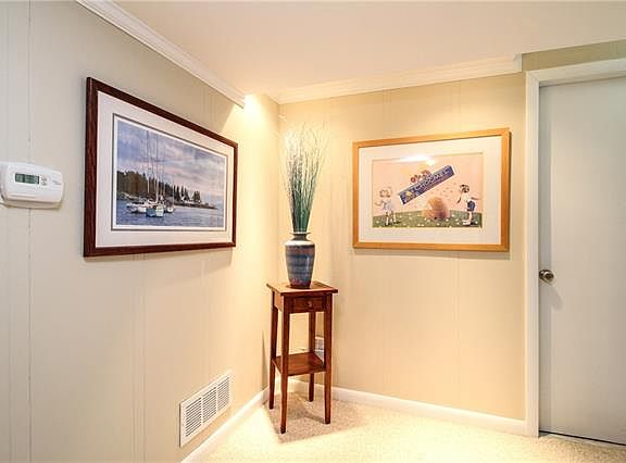 4th image of 4 Thornwood Pl
