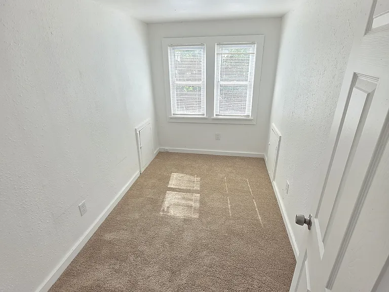 15111 Lesure St — Photo 17