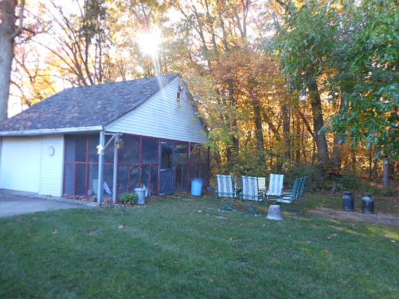 3rd image of 2046 Minerva St