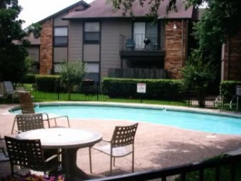 Townwood Apartments — Photo 26