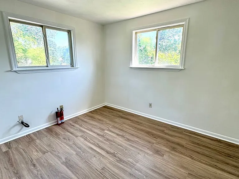51 Pleasant Hill Rd — Photo 10