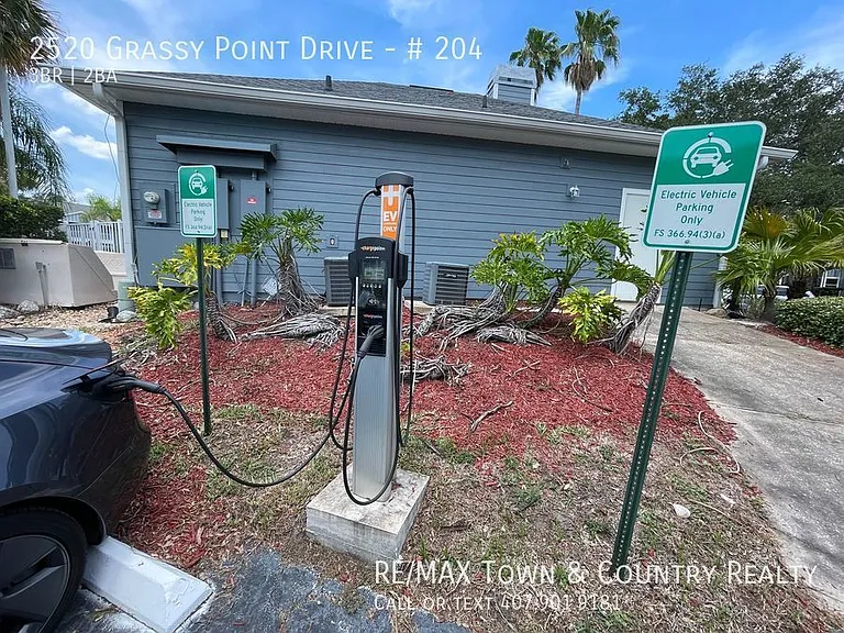 2520 Grassy Point Dr #204 — Photo 5