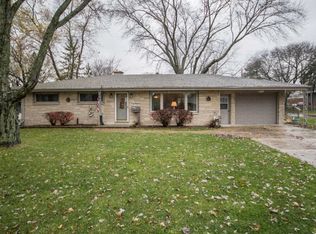 W170N8767 Edgewood Pl, Menomonee Falls, WI 53051
