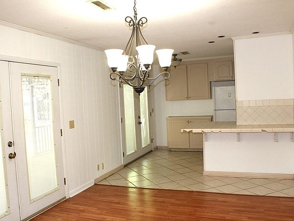 5th image of 502 Pinecrest Dr