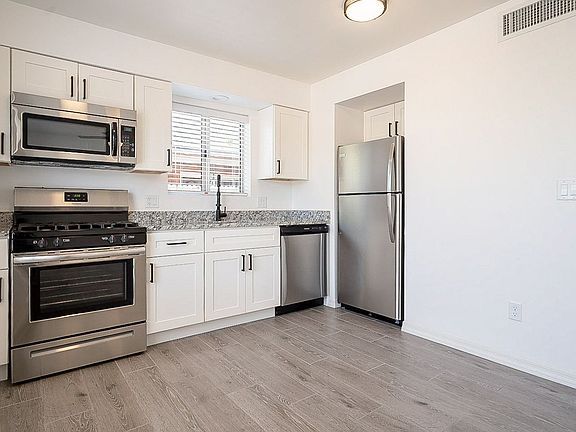 5th image of 1223-1235 E Elm St #1235-2