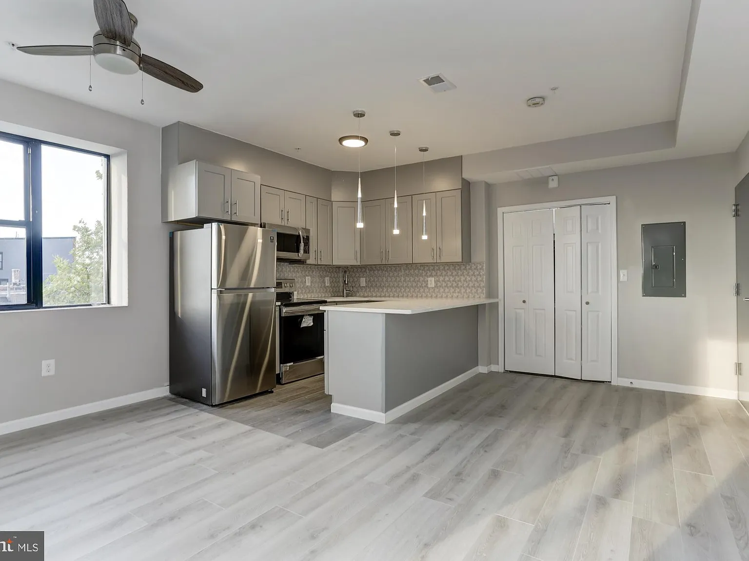 1 bed, 800 sqft, $1,550 — Photo 4