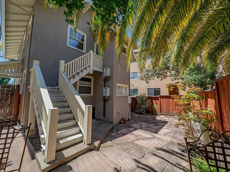2209 Cedar Street — Photo 22