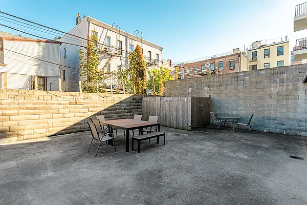 Rented by MySpaceNYC | media 12