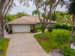 1073 Alhambra Cir, Naples, FL 34103